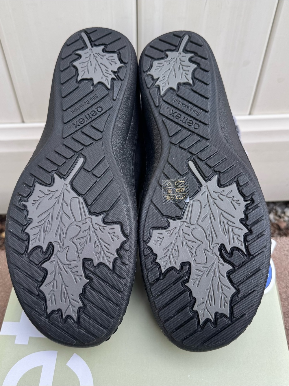 Aetrex Chrissy Furry Slip On Black - Brand New With Tags! - Picture 11 of 16